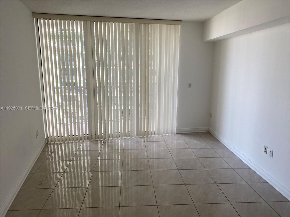 For Rent: $2,600 (1 beds, 1 baths, 825 Square Feet)