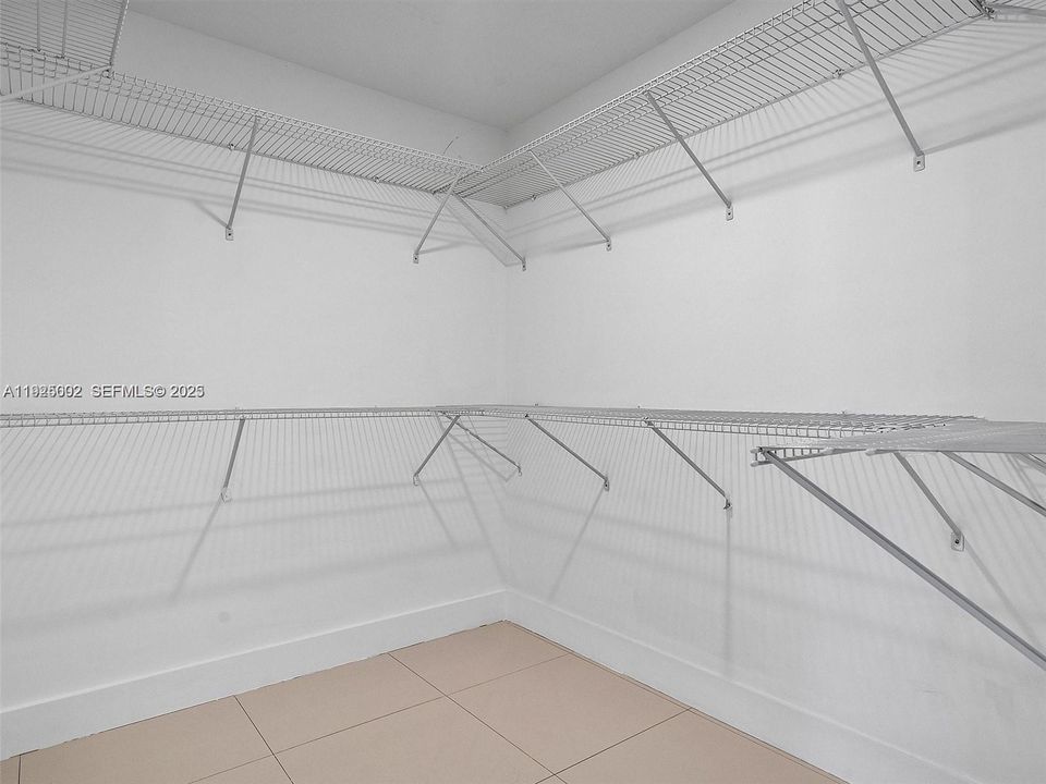 出租: $4,300 (1 贝兹, 2 浴室, 1030 平方英尺)