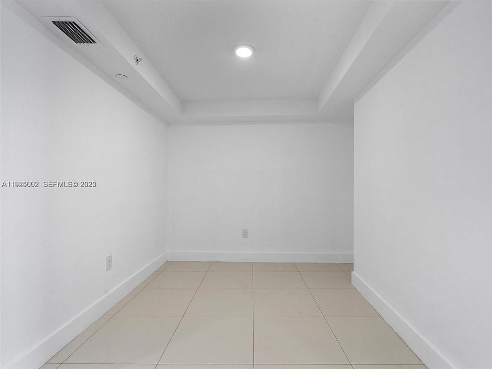 出租: $4,300 (1 贝兹, 2 浴室, 1030 平方英尺)