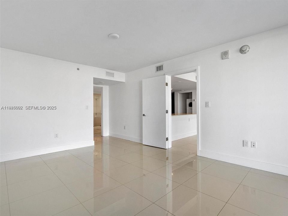 出租: $4,300 (1 贝兹, 2 浴室, 1030 平方英尺)