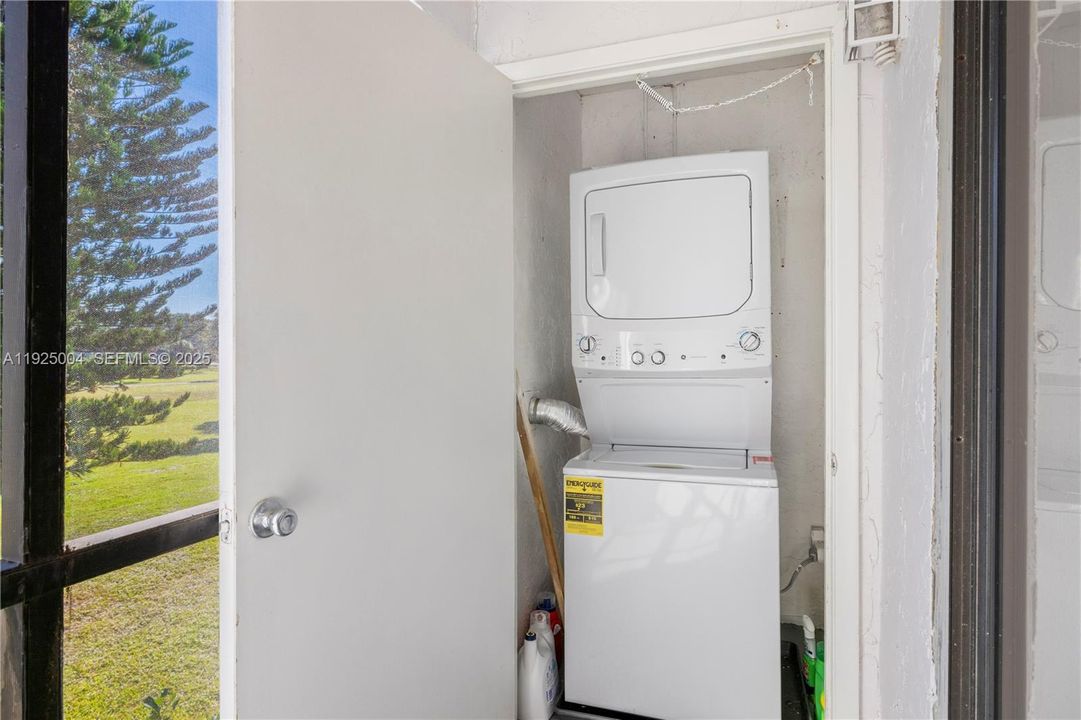 For Sale: $190,900 (2 beds, 2 baths, 1020 Square Feet)