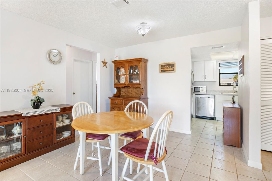 For Sale: $190,900 (2 beds, 2 baths, 1020 Square Feet)