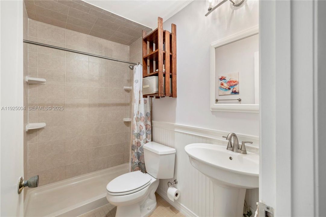 For Sale: $190,900 (2 beds, 2 baths, 1020 Square Feet)