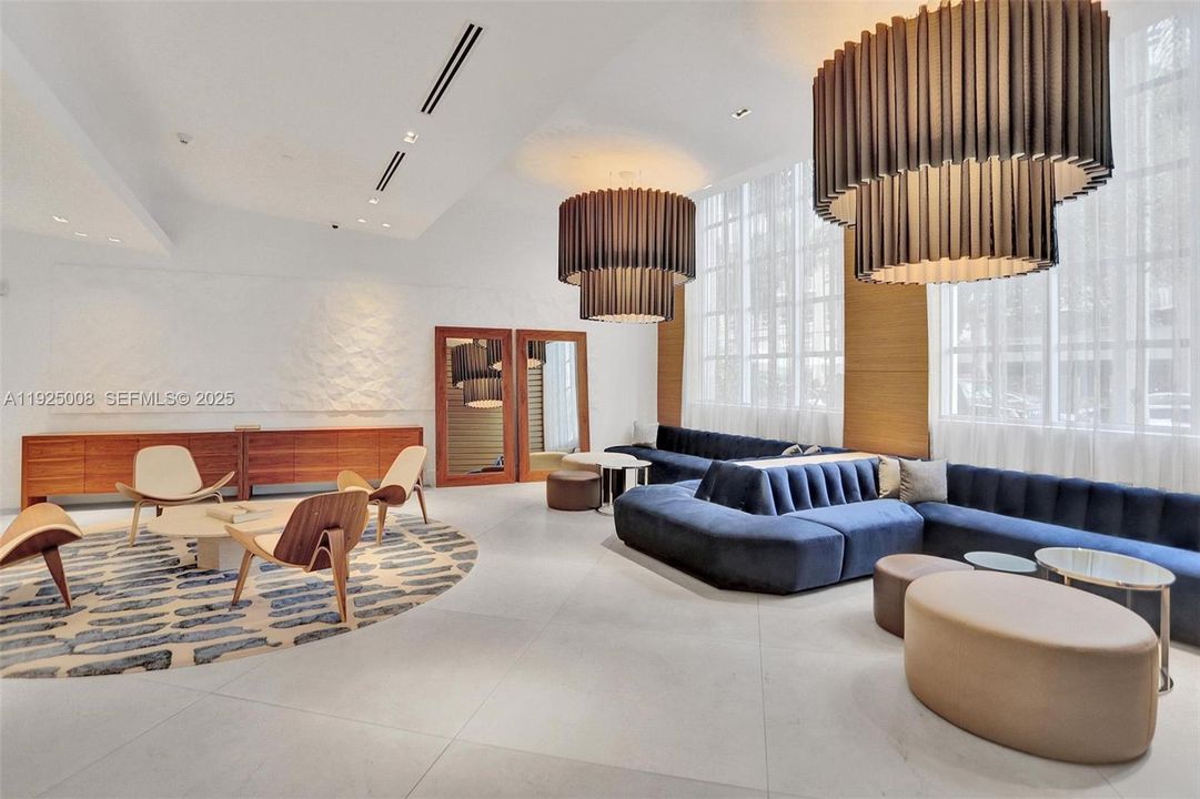 For Rent: $3,400 (1 beds, 1 baths, 761 Square Feet)