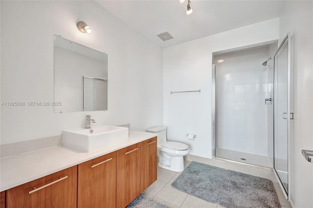 For Rent: $3,400 (1 beds, 1 baths, 761 Square Feet)