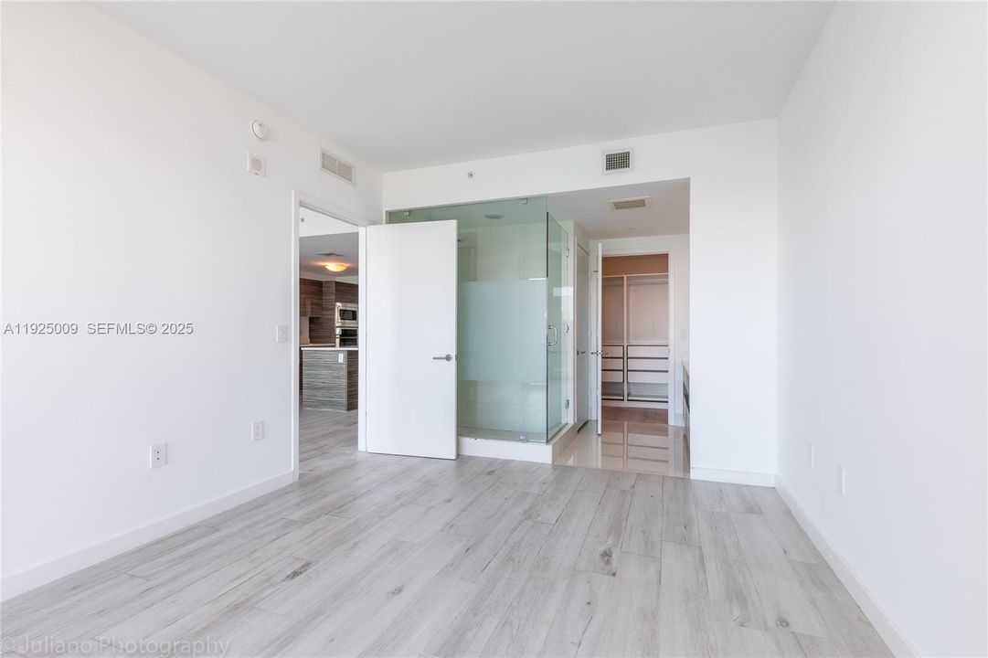 For Rent: $4,400 (2 beds, 2 baths, 1095 Square Feet)