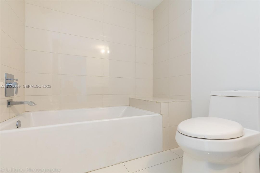 For Rent: $4,400 (2 beds, 2 baths, 1095 Square Feet)