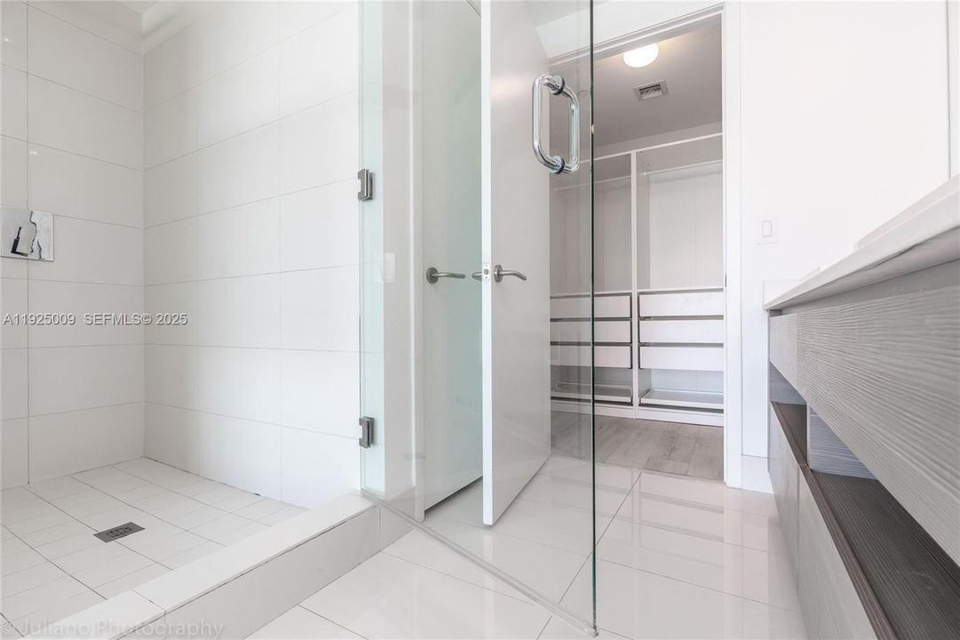 For Rent: $4,400 (2 beds, 2 baths, 1095 Square Feet)