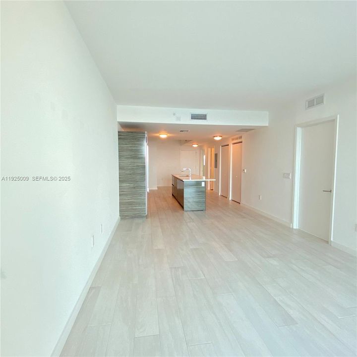 For Rent: $4,400 (2 beds, 2 baths, 1095 Square Feet)