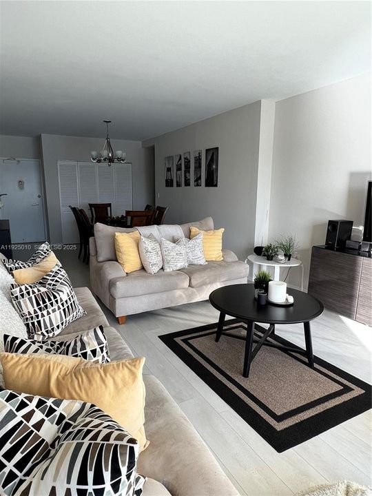 For Rent: $3,200 (1 beds, 1 baths, 762 Square Feet)