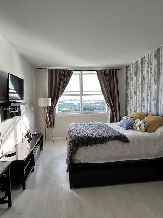 For Rent: $3,200 (1 beds, 1 baths, 762 Square Feet)