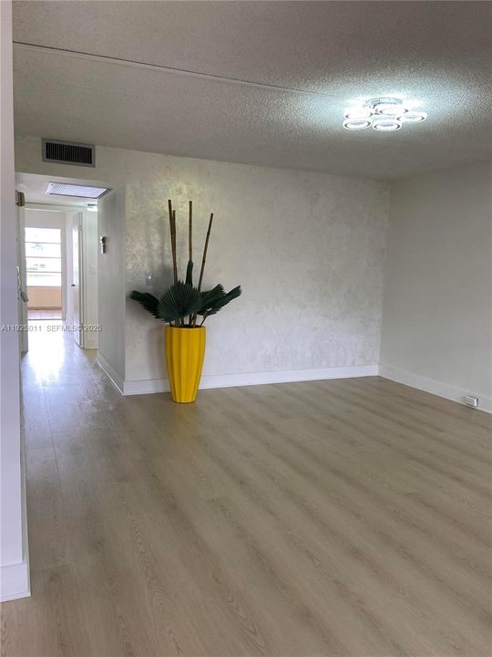 На продажу: $180,000 (2 спален, 2 ванн, 1002 Квадратных фут)