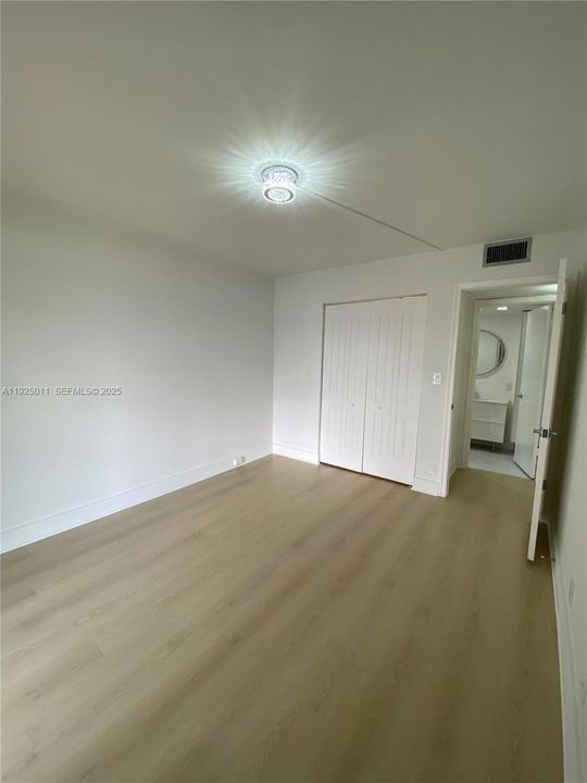 На продажу: $180,000 (2 спален, 2 ванн, 1002 Квадратных фут)