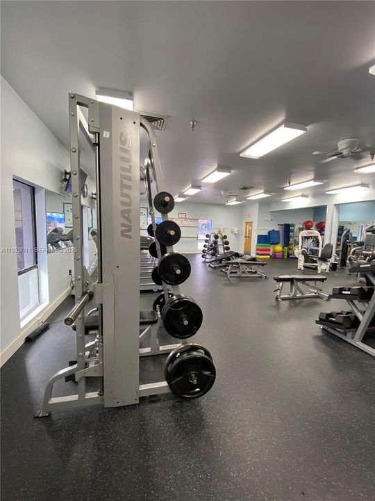 На продажу: $180,000 (2 спален, 2 ванн, 1002 Квадратных фут)