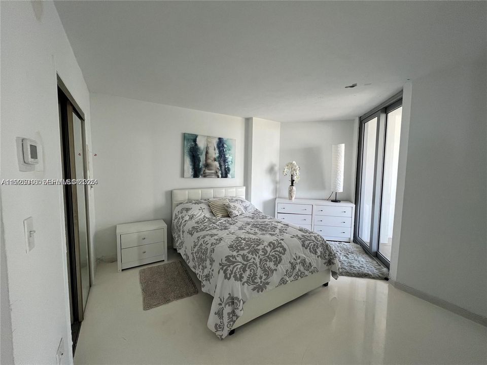 For Sale: $555,000 (2 beds, 2 baths, 1064 Square Feet)