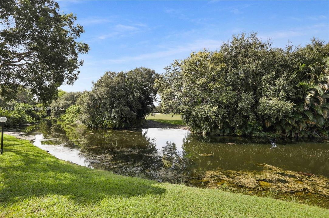 For Rent: $1,850 (1 beds, 1 baths, 1353 Square Feet)