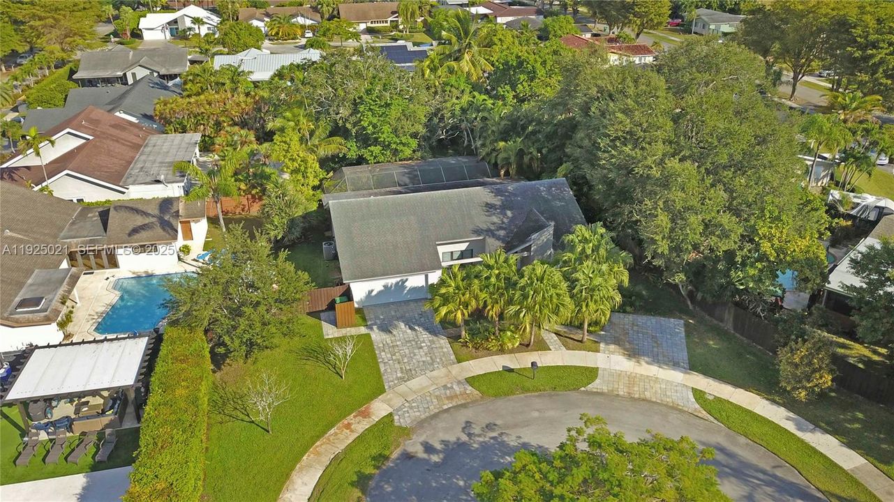 For Sale: $1,149,900 (3 beds, 2 baths, 1834 Square Feet)