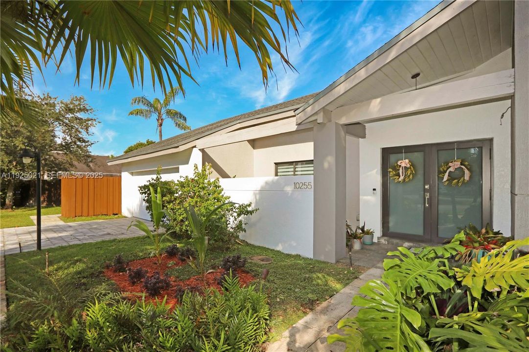 For Sale: $1,149,900 (3 beds, 2 baths, 1834 Square Feet)