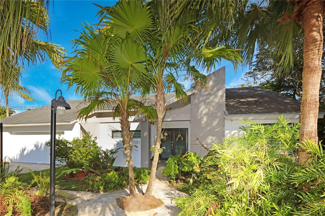 For Sale: $1,149,900 (3 beds, 2 baths, 1834 Square Feet)