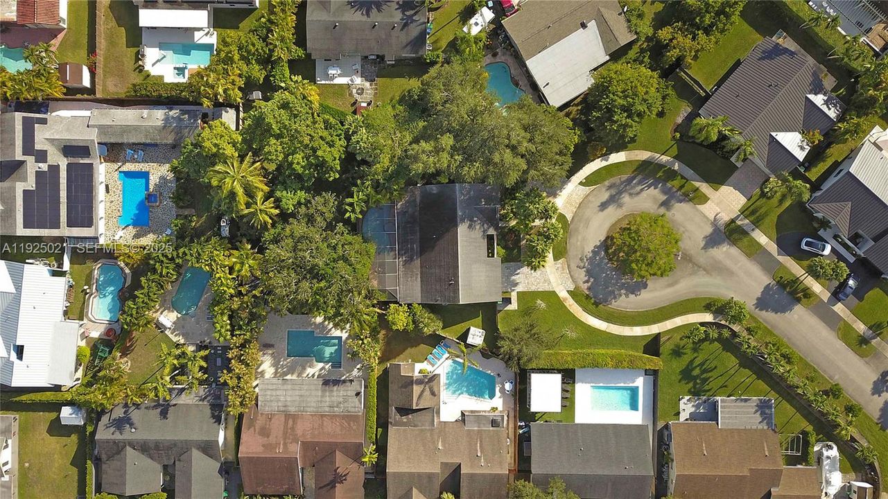 For Sale: $1,149,900 (3 beds, 2 baths, 1834 Square Feet)