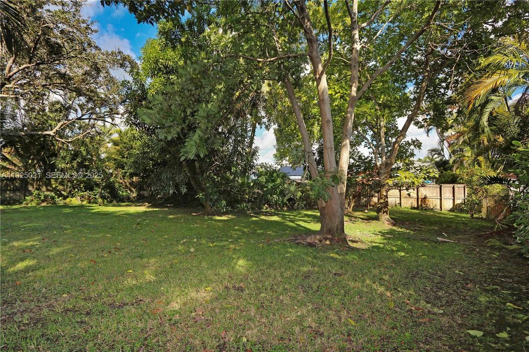 For Sale: $1,149,900 (3 beds, 2 baths, 1834 Square Feet)