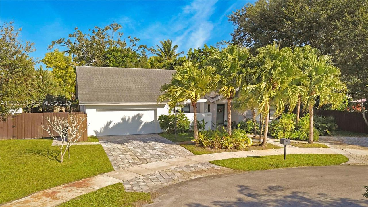 For Sale: $1,149,900 (3 beds, 2 baths, 1834 Square Feet)