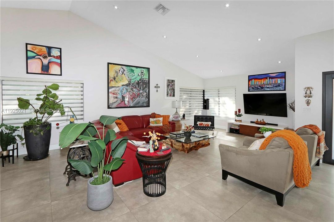 For Sale: $1,149,900 (3 beds, 2 baths, 1834 Square Feet)