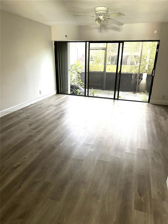 For Sale: $370,000 (3 beds, 2 baths, 1328 Square Feet)