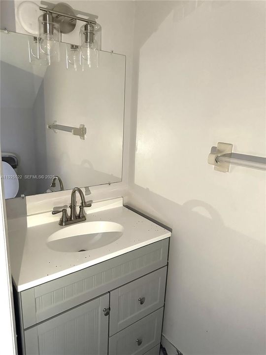 For Sale: $370,000 (3 beds, 2 baths, 1328 Square Feet)