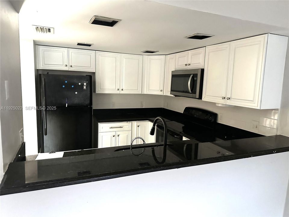 For Sale: $370,000 (3 beds, 2 baths, 1328 Square Feet)