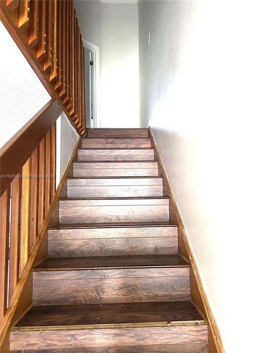 For Sale: $370,000 (3 beds, 2 baths, 1328 Square Feet)