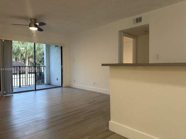 For Rent: $2,200 (2 beds, 2 baths, 1060 Square Feet)