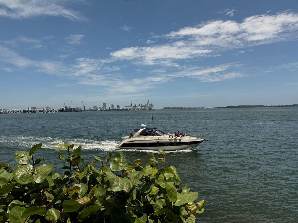 For Rent: $3,750 (2 beds, 2 baths, 960 Square Feet)