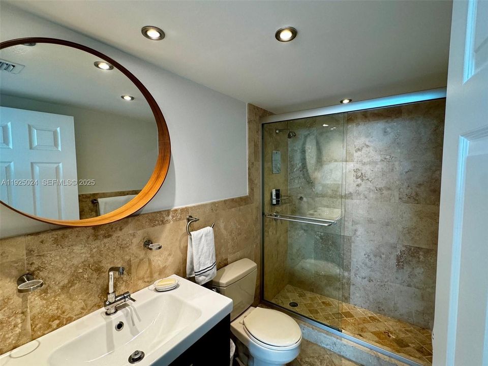 For Rent: $3,750 (2 beds, 2 baths, 960 Square Feet)