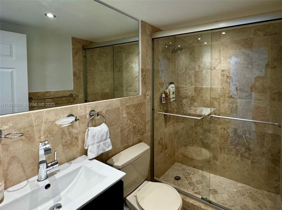 For Rent: $3,750 (2 beds, 2 baths, 960 Square Feet)