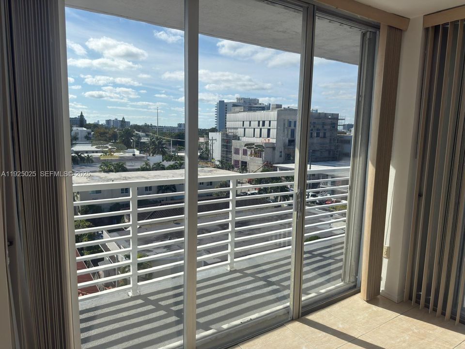 En Venta: $250,000 (1 camas, 1 baños, 643 Pies cuadrados)