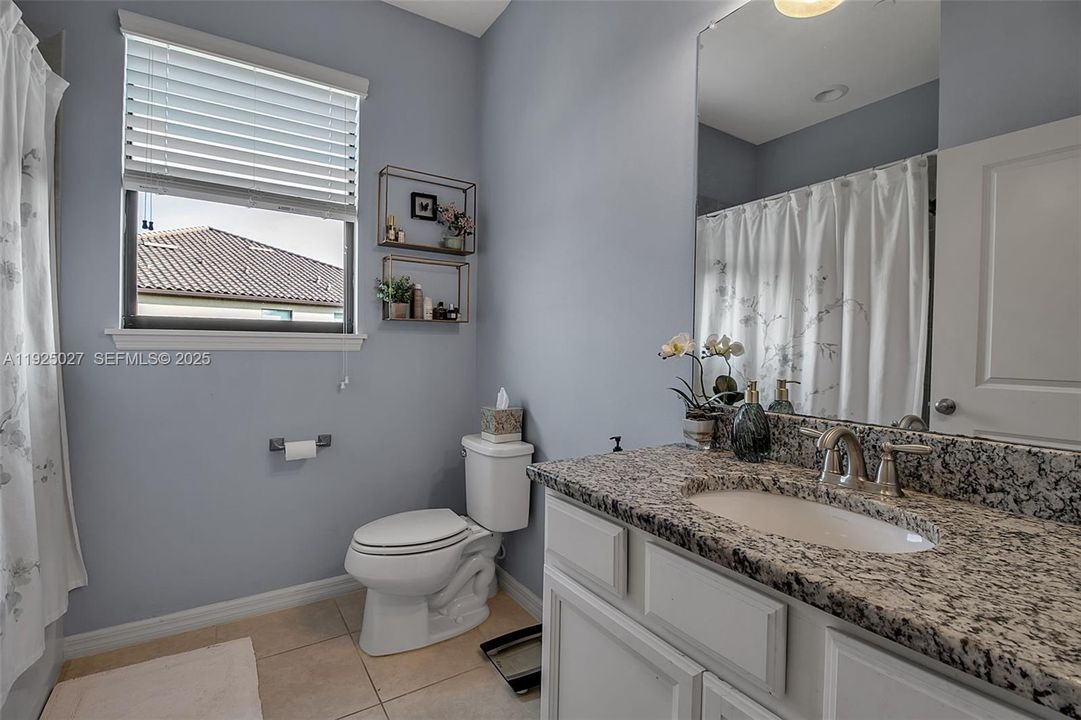 На продажу: $390,000 (2 спален, 2 ванн, 0 Квадратных фут)