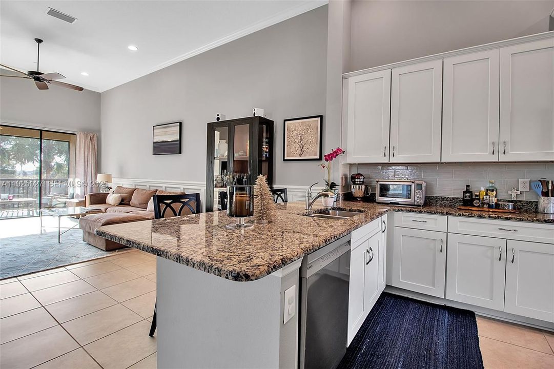 На продажу: $390,000 (2 спален, 2 ванн, 0 Квадратных фут)