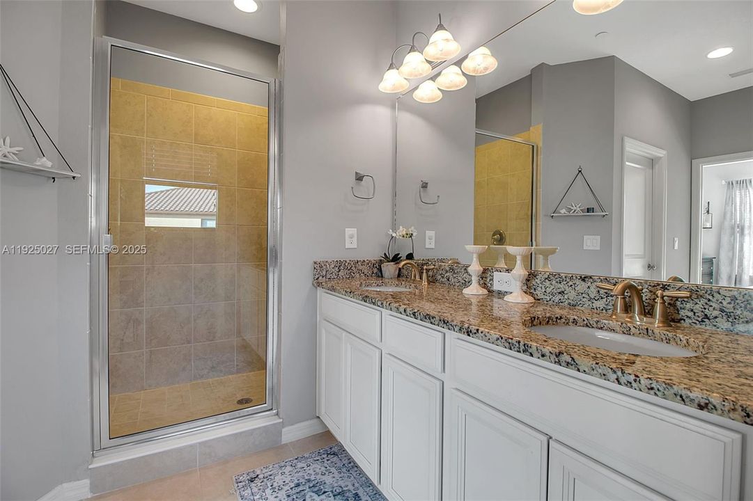 На продажу: $390,000 (2 спален, 2 ванн, 0 Квадратных фут)