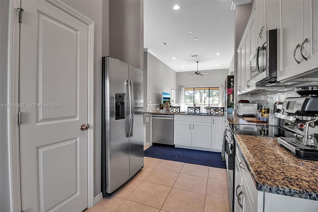 На продажу: $390,000 (2 спален, 2 ванн, 0 Квадратных фут)