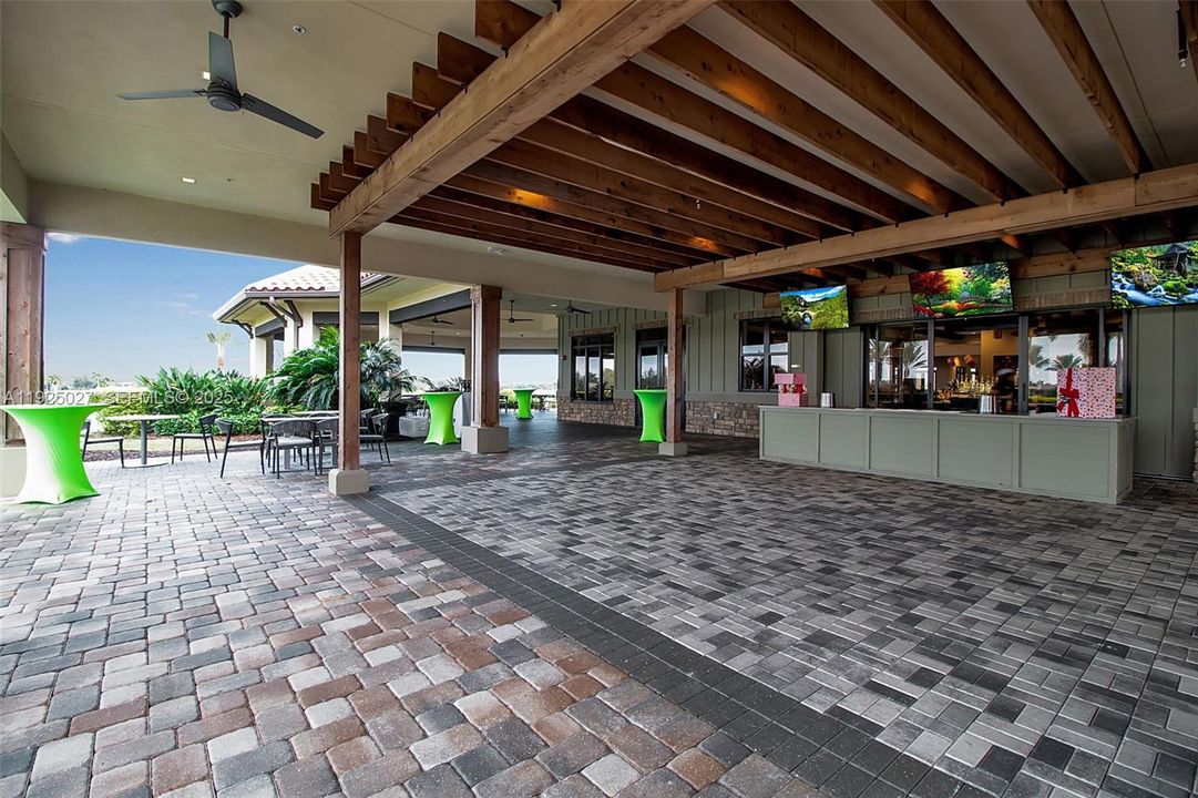 На продажу: $390,000 (2 спален, 2 ванн, 0 Квадратных фут)