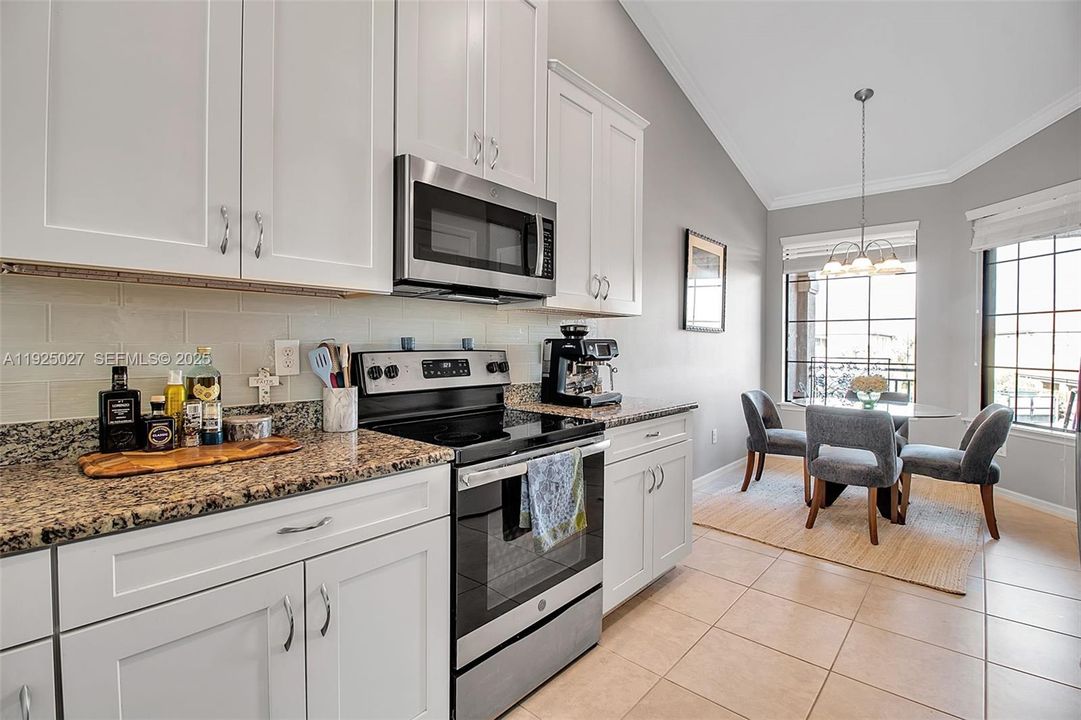 На продажу: $390,000 (2 спален, 2 ванн, 0 Квадратных фут)