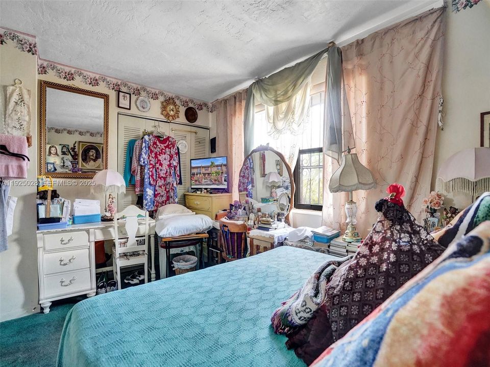 For Sale: $340,000 (3 beds, 1 baths, 1406 Square Feet)