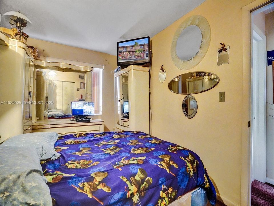 For Sale: $340,000 (3 beds, 1 baths, 1406 Square Feet)