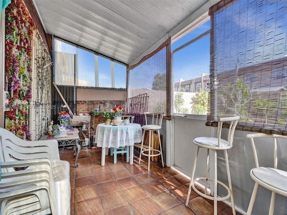 For Sale: $340,000 (3 beds, 1 baths, 1406 Square Feet)