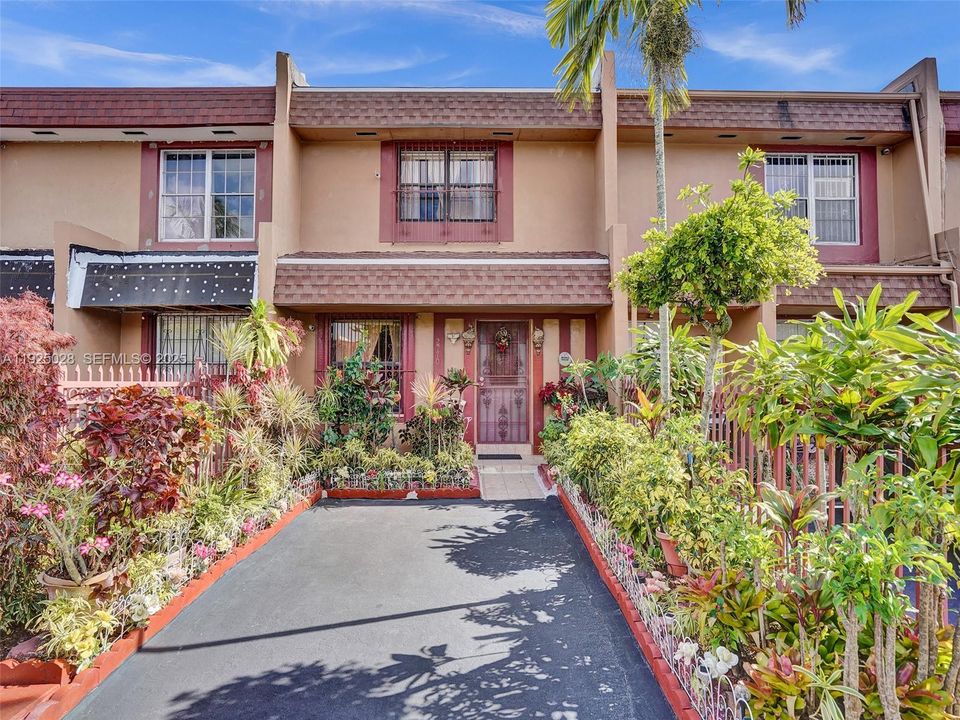 For Sale: $340,000 (3 beds, 1 baths, 1406 Square Feet)