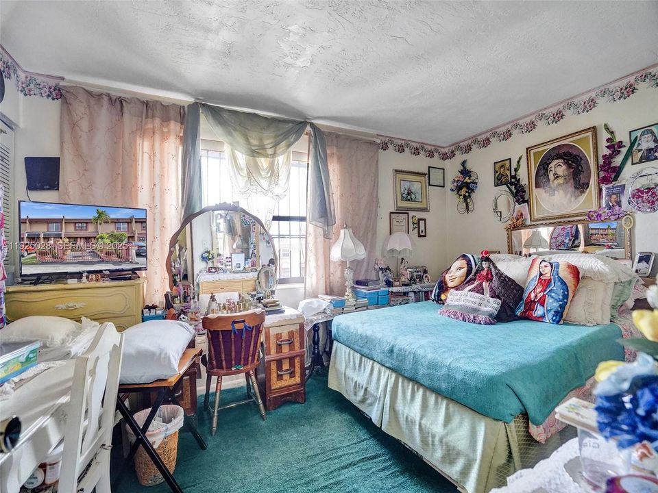 For Sale: $340,000 (3 beds, 1 baths, 1406 Square Feet)