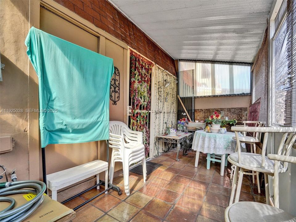 For Sale: $340,000 (3 beds, 1 baths, 1406 Square Feet)