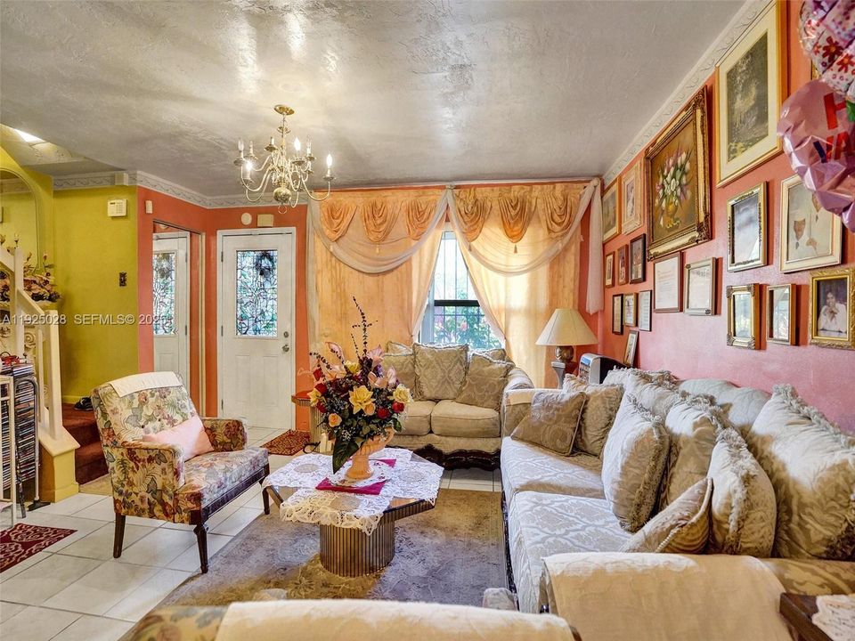 For Sale: $340,000 (3 beds, 1 baths, 1406 Square Feet)