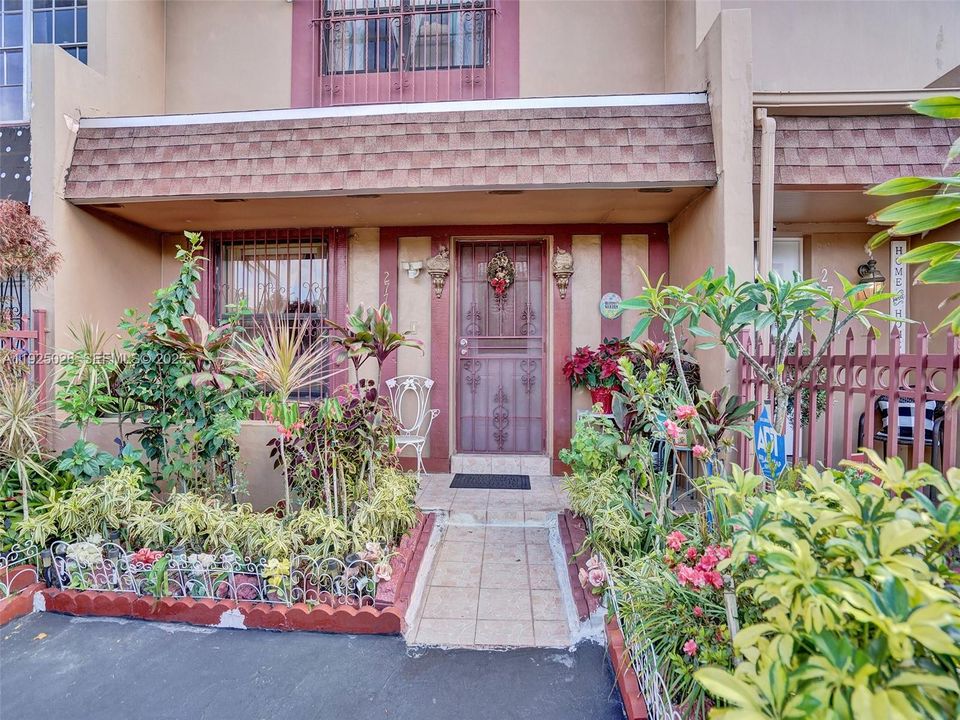 For Sale: $340,000 (3 beds, 1 baths, 1406 Square Feet)